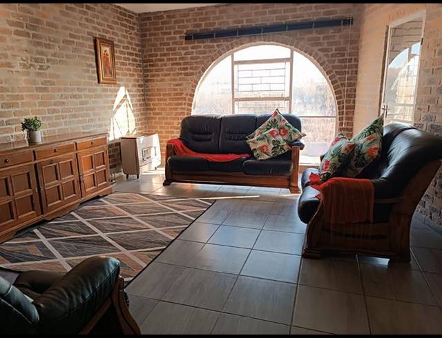 4 BEDROOM PROPERTY TO RENT IN ROTHDENE